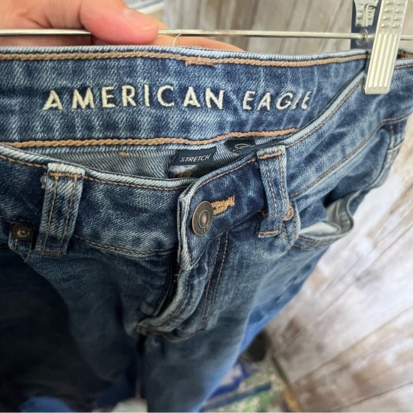 American Eagle Medium Wash Straight Mom Jeans - Picture 7 of 9